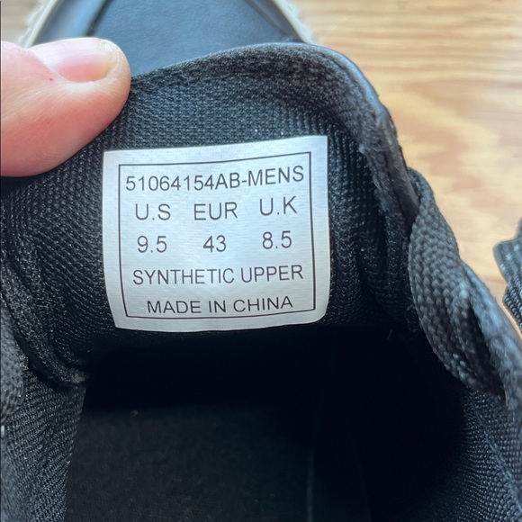 Levi’s Men’s Black Faux Leather Athletic Shoe 9.5 NWOT - Picture 7 of 8